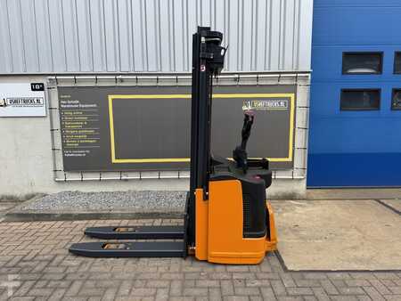 Stacker pedestre 2008  Still EGVS14 (2)