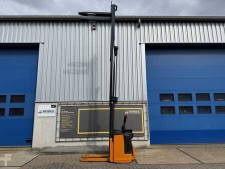 Stacker pedestre 2008  Still EGVS14 (3)