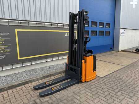 Stacker pedestre 2008  Still EGVS14 (5)