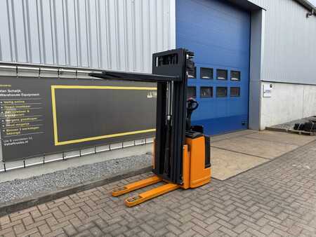 Stacker pedestre 2008  Still EGVS14 (6)