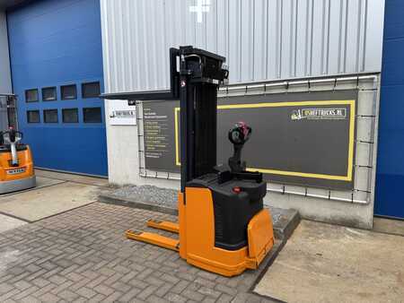 Stacker pedestre 2008  Still EGVS14 (7)