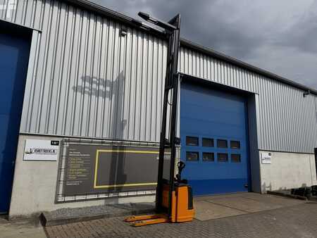 Stacker pedestre 2008  Still EGVS14 (9)