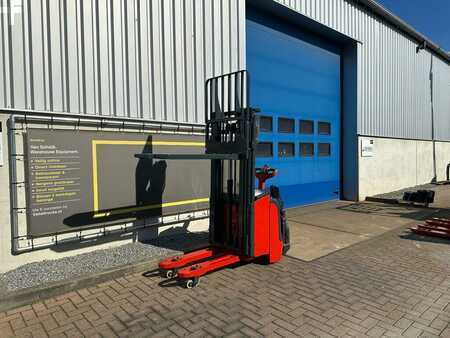 Fahrerstandstapler 2008  Linde L 14 API (6)