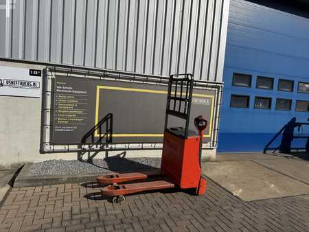 Elektrische palletwagens 2010  Linde T18 (4)