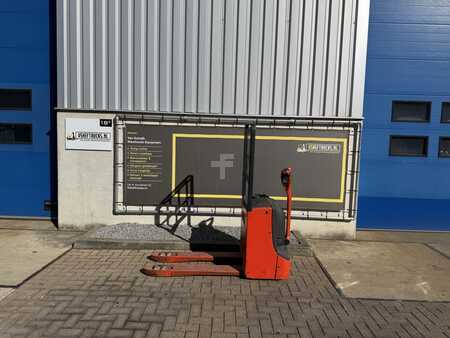 Elektrische palletwagens 2010  Linde T18 (6)