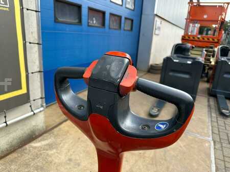 Lavansiirtovaunu 2011  Linde T16 (10)