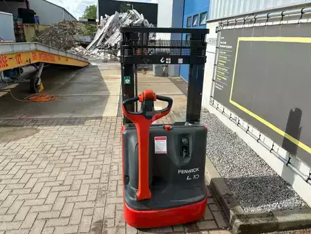 Apilador eléctrico 2012  Linde l10b (6)