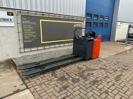 Transpallet elettrici 2011  Linde T 24 SP (3)