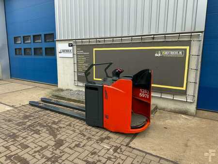 Transpallet elettrici 2011  Linde T 24 SP (5)