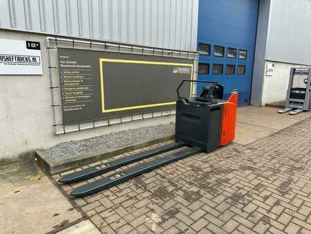 Transpallet elettrici 2011  Linde T 24 SP (6)