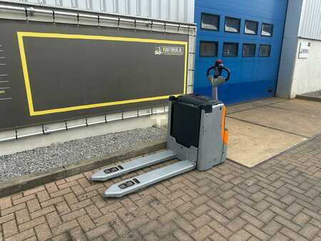 Nízkozdvižný vozík 2011  Still EXUH18 (5)