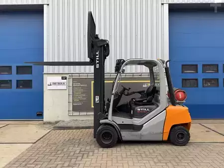 Empilhador a gás 2018  Still RX70-30T (1)