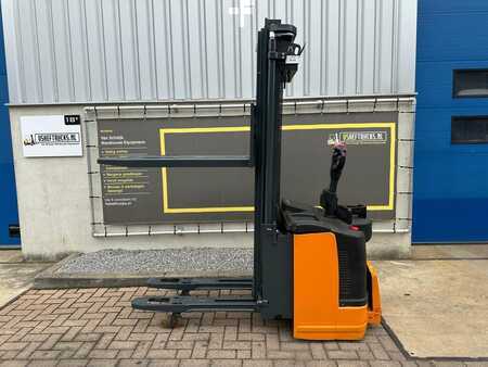 Stacker pedestre 2010  Still EGVS14LB (1)