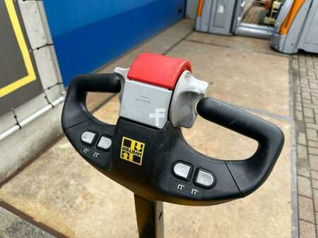 Lavansiirtovaunu 2017  Hyster P2.2 (10)