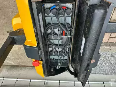 Electric Pallet Trucks 2017  Hyster P2.2 (13)