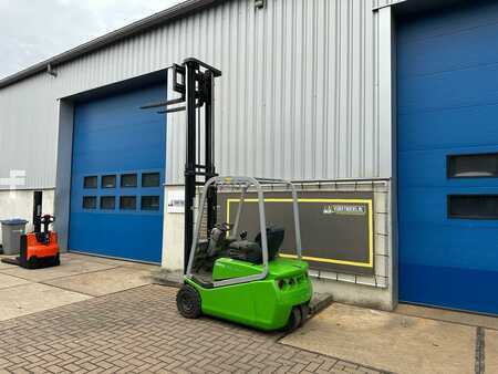 Elektryczne 3-kołowe 2000  Cesab blitz 315 (5)