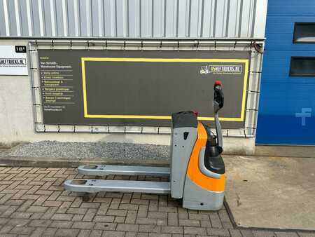 Nízkozdvižný vozík 2008  Still EXU20S (1)