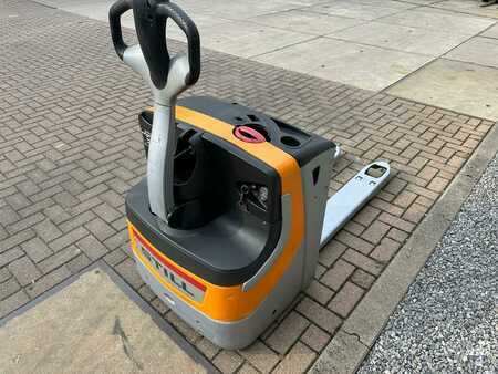 Nízkozdvižný vozík 2008  Still EXU20S (4)