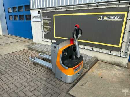 Nízkozdvižný vozík 2008  Still EXU20S (9)