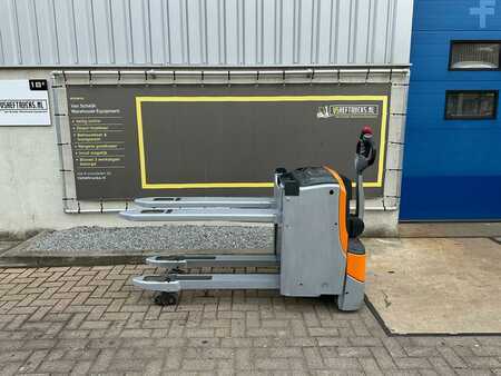 Hochhubwagen 2015  Still EXUH20 (1)