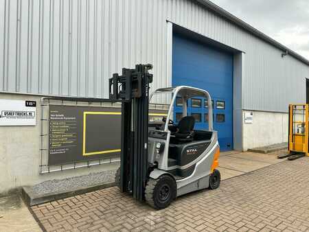 Chariots électriques à 4 roues 2007  Still RX60-25 (6)