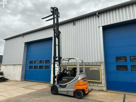 Chariots électriques à 4 roues 2007  Still RX60-25 (9)