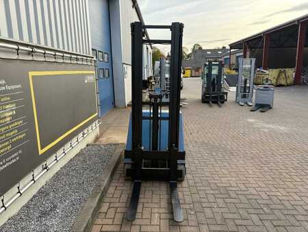 Stacker pedestre 1992  Blue Giant LT144 W30 (10)