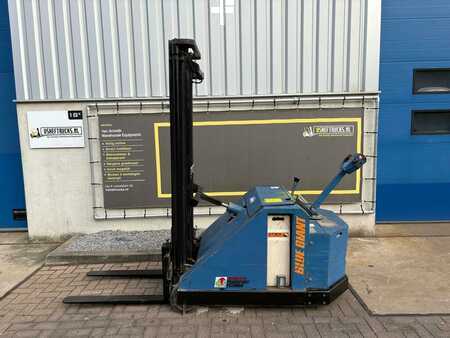 Stacker pedestre 1992  Blue Giant LT144 W30 (2)