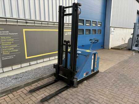 Stacker pedestre 1992  Blue Giant LT144 W30 (3)