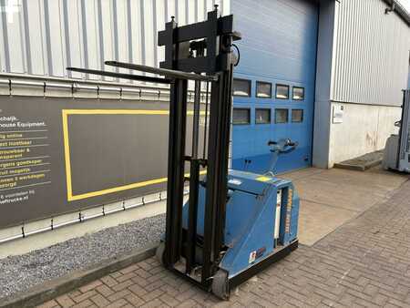 Stacker pedestre 1992  Blue Giant LT144 W30 (6)