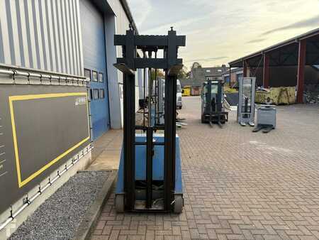 Stacker pedestre 1992  Blue Giant LT144 W30 (7)
