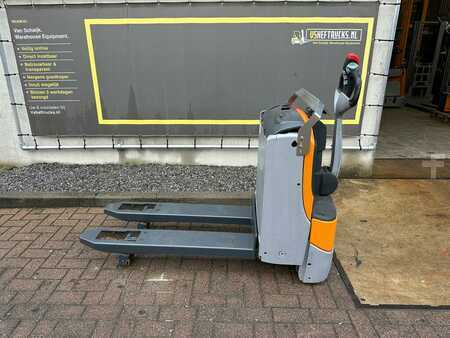 Transpalettes éléctriques 2019  Still EXU 16 (1)