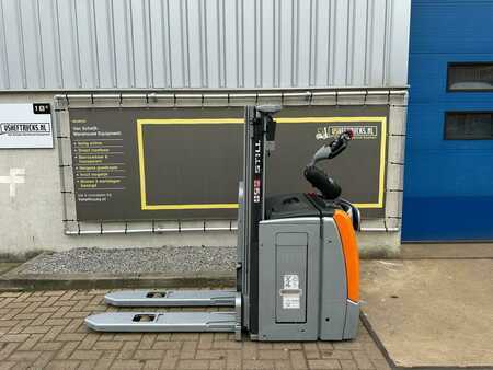 Apilador eléctrico 2022  Still EXV-SF14 (2)
