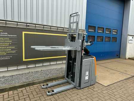 Apilador eléctrico 2022  Still EXV-SF14 (7)