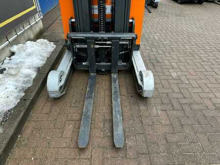 Tolóoszlopos targonca 2010  Still FMX17 (10)