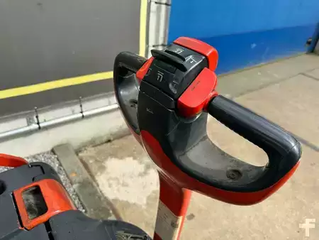 Apilador eléctrico 2018  Linde D08 (10)