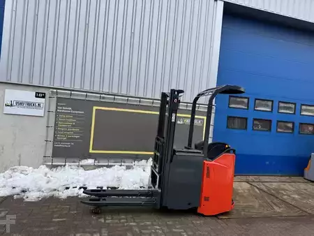 Stacker stå på 2021  Linde D14SP (3)