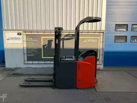 Stacker stå på 2021  Linde D14SP (3)