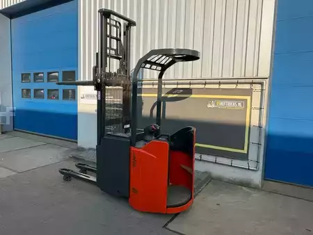 Stacker stå på 2021  Linde D14SP (7)