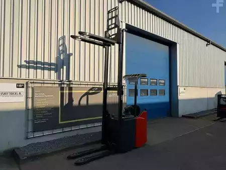 Stacker stå på 2021  Linde D14SP (8)