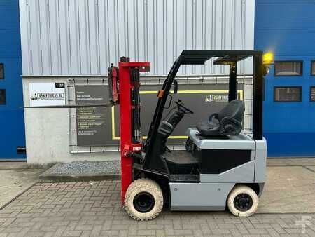 Sähkö - 4 pyör 2011  Nissan 3f430 (1)