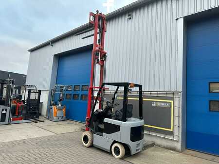 Sähkö - 4 pyör 2011  Nissan 3f430 (9)