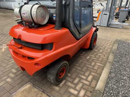 Gázüzemű targoncák 1998  Linde H35T (10)