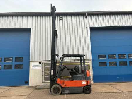 Elektromos 4 kerekű 2004  Toyota 7fbmf30 (3)