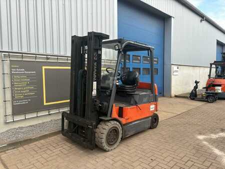 Elektromos 4 kerekű 2004  Toyota 7fbmf30 (5)