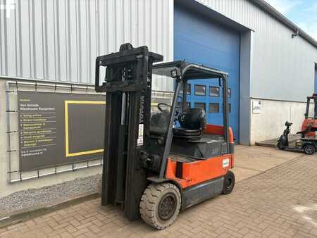 Elektromos 4 kerekű 2004  Toyota 7fbmf30 (6)