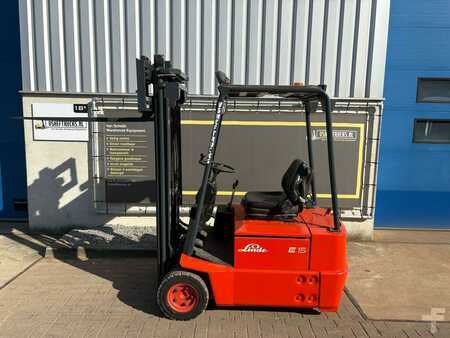 Chariots électriques à 3 roues 1998  Linde E15 (1)