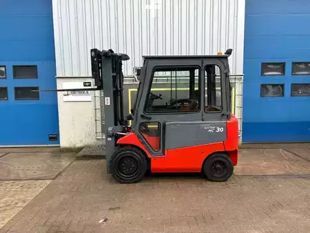 Elektrisk- 4 hjul 2008  nichiyu FB30 (1)