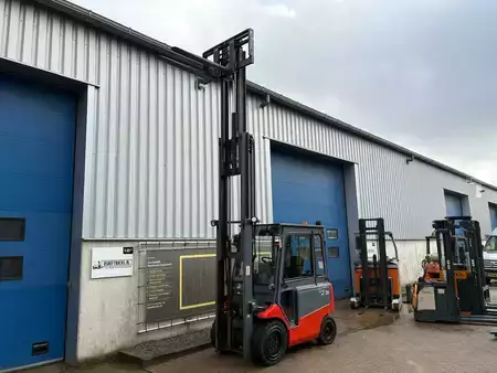 Elektrisk- 4 hjul 2008  nichiyu FB30 (10)