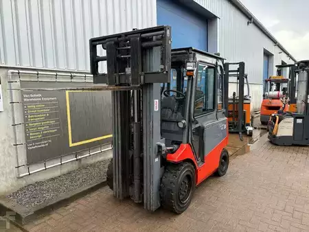 Elektrisk- 4 hjul 2008  nichiyu FB30 (6)